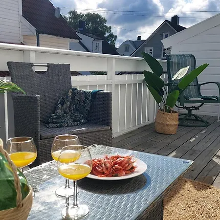 Lyse Fjord 3br Apartment